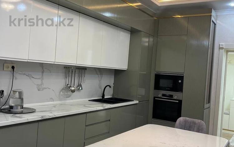 6-комнатная квартира · 200 м² · 7/8 этаж, 28-й мкр 68/3 за 1 млн 〒 в Актау — фото 2