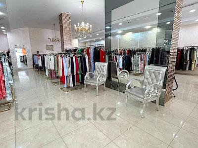 Свободное назначение, офисы, магазины и бутики, склады, салоны красоты, фитнес и спорт, медцентры и аптеки, образование, развлечения, конференц-залы, кабинеты и рабочие места, студии · 450 м² за 3.5 млн ₸ в Астане, Есильский р-н