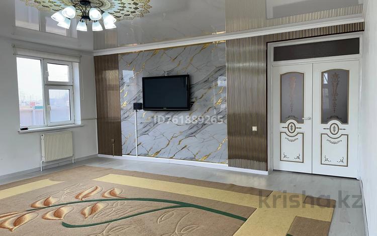 Отдельный дом · 6 комнат · 240 м² · 6.7 сот., мкр Сарыкамыс, Доспанбет жырау 2 за 50 млн ₸ в Атырау — фото 2