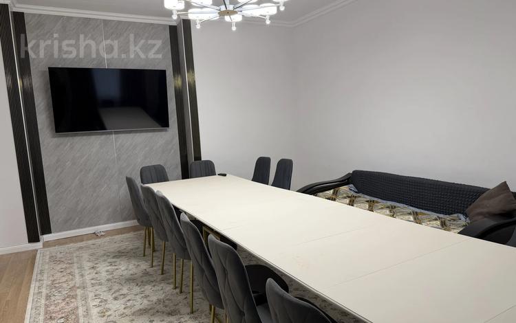 2-бөлмелі пәтер · 80 м² · 8/17 қабат, Бейсекбаева 2 — Евразийский университет им Гумилева, бағасы: 33 млн ₸ в Астане, р-н Байконур — фото 2