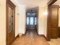 4-комнатная квартира · 226 м² · 2/3 этаж, Керей-Жәнібек хандар 276/14 за 400 млн ₸ в Алматы, Медеуский р-н — фото 2