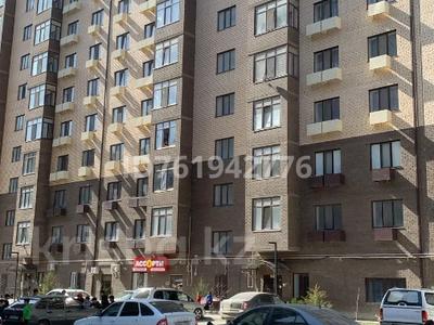 Аренда квартир в Атырауской обл.: 3-комнатная квартира · 97 м² · 4/9 этаж · помесячно, мкр Нурсая, Т. Жумагалиева 10 — Блок 9 за 400 000 〒 3-комнатная квартира · 97 м² · 4/9 этаж · помесячно, мкр Нурсая, Т. Жумагалиева 10 — Блок 9 за 400 000 〒 в Атырау