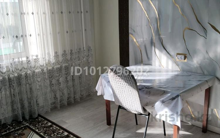 2-бөлмелі пәтер · 54 м² · 3/5 қабат, Мамай батыра 99а, бағасы: 150 000 ₸ в Семее — фото 2