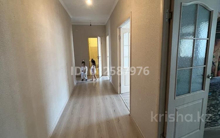 3-бөлмелі пәтер · 81.3 м² · 6/7 қабат, мкр Акжайык 69/31, бағасы: 35 млн ₸ в Шымкенте, Абайский р-н — фото 2