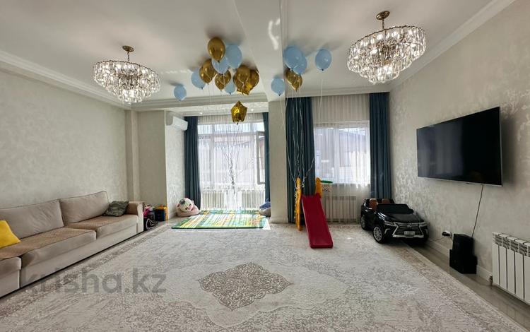 3-комнатная квартира, 146.1 м², 4/4 этаж, мкр Акжар, Ер Тостык 3 за 100 млн 〒 в Алматы, Наурызбайский р-н — фото 2