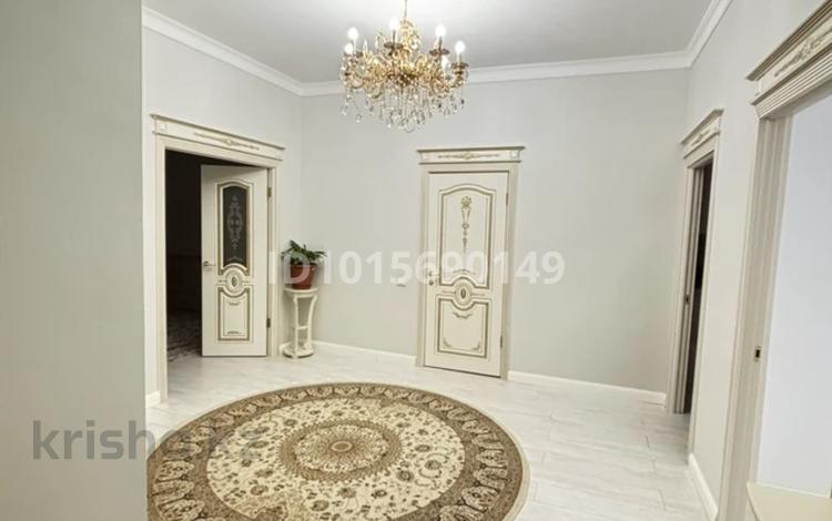 3-бөлмелі пәтер · 120 м² · 3/9 қабат, Центральный ш/а., Валиханова 19, бағасы: 68 млн ₸ в Атырау, мкр Центральный — фото 2