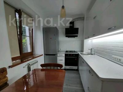 3-бөлмелі пәтер, 90 м², 2/5 қабат ай сайын, мкр Алмагуль, бағасы: 390 000 〒 в Алматы, Бостандыкский р-н