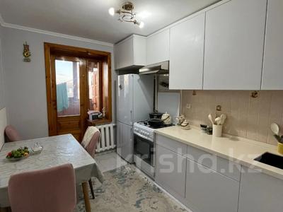 3-комнатная квартира · 62 м² · 5/10 этаж, мкр 8, Братьев Жубановых за 21 млн 〒 в Актобе