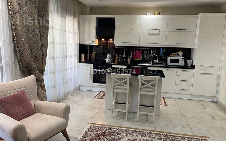 3-бөлмелі пәтер · 140 м² · 4/5 қабат, Район Оба 17B, бағасы: 165 млн 〒 в Аланье — фото 2