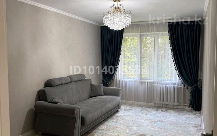2-комнатная квартира · 60 м² · 2/5 этаж, мкр Аксай-4 52 за 270 000 ₸ в Алматы, Ауэзовский р-н — фото 2