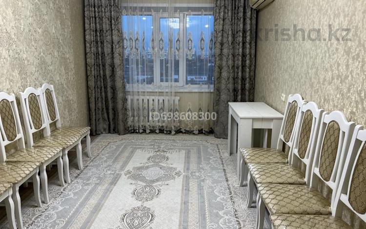3-комнатная квартира · 63 м² · 8/9 этаж, Иван Ларина 8/1 за 20 млн ₸ в Уральске — фото 2