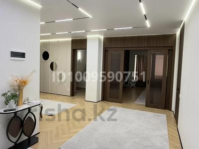 4-комнатная квартира · 170 м² · 3/9 этаж, мкр 12 38 — Возле 51 школы Возле Дины за 72 млн 〒 в Актобе