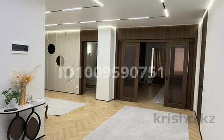 4-бөлмелі пәтер · 170 м² · 3/9 қабат, мкр 12 38 — Возле 51 школы Возле Дины, бағасы: 69 млн ₸ в Актобе — фото 2