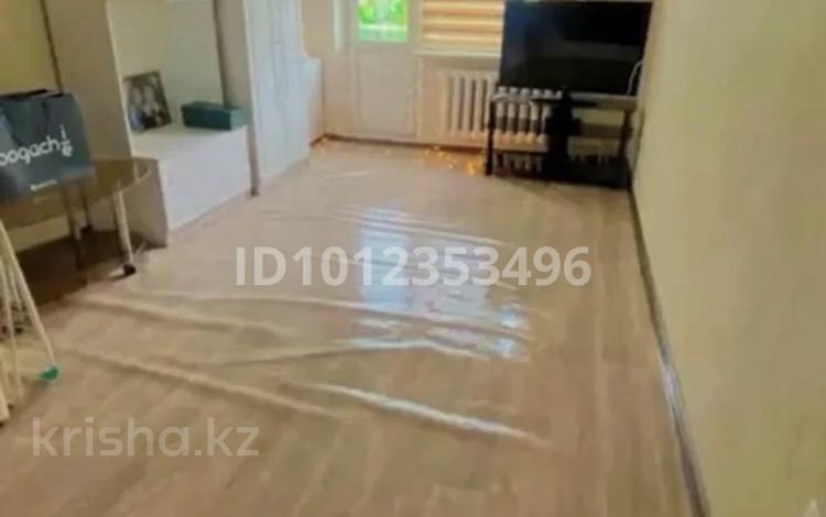 2-бөлмелі пәтер · 44 м² · 5/5 қабат, 16-й мкр. 43, бағасы: ~ 12 млн ₸ в Караганде — фото 2