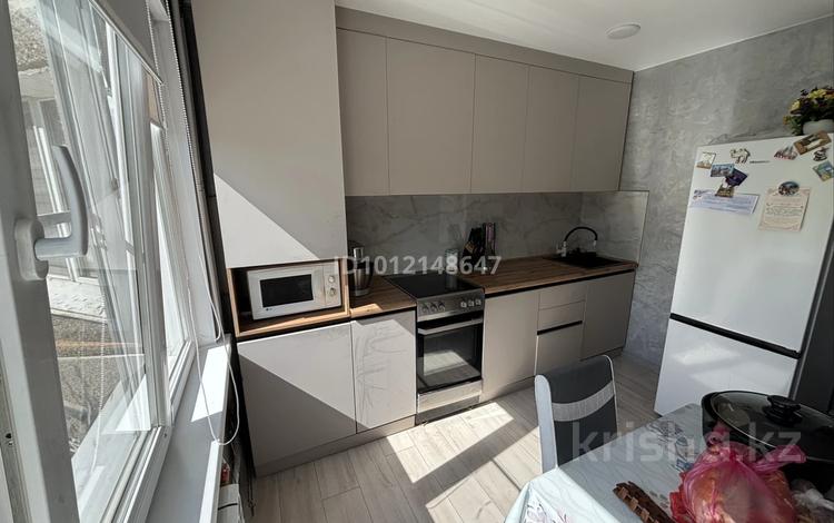 3-комнатная квартира · 88 м² · 2/5 этаж, ул. Жастар 25 за 39.9 млн 〒 в Усть-Каменогорске, Ульбинский — фото 2