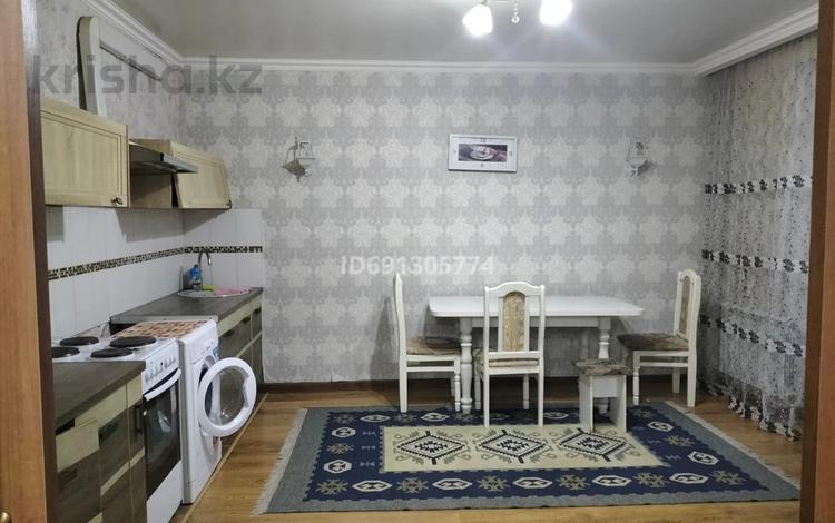 2-комнатная квартира, 70 м², 4 этаж помесячно, Кенесары 52 — Кенесары Мен валиханова за 220 000 〒 в Астане, р-н Байконур — фото 2