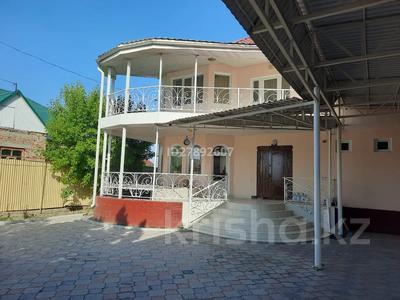 Жеке үй · 12 бөлме · 300 м² · 10 сот., Улукбека 9, бағасы: 700 000 〒 в Таразе