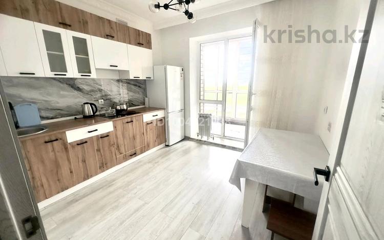 1-комнатная квартира · 39 м² · 8/12 этаж, Кабанбай батыра за 230 000 ₸ в Астане, Нура р-н — фото 3