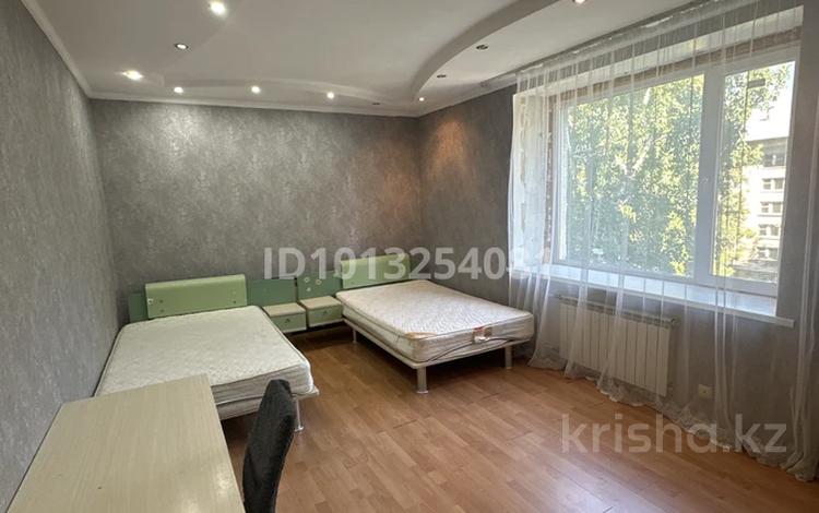 4-комнатная квартира · 110 м² · 3/5 этаж, Толстого — Магазин « Бородинский» , « Детский мир» Медицинский колледж за 350 000 ₸ в Костанае — фото 5
