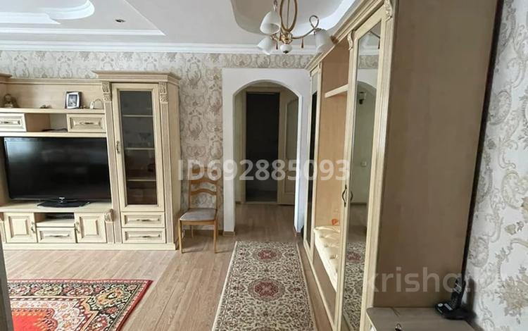 2-бөлмелі пәтер, 65 м², 1/5 қабат ай сайын, Чайжунусова 101, бағасы: 220 000 〒 в Семее — фото 2