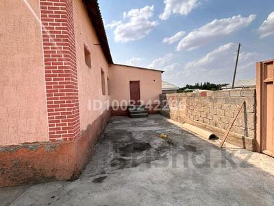 Жеке үй · 4 бөлме · 12 м², Орангай ауыл Төлеби көшесі 7 үй — Үлкен үй iшiнде бәрі бар үйді iшiнде магазинба бар жүрiп тұрған., бағасы: 150 000 〒 в Туркестане