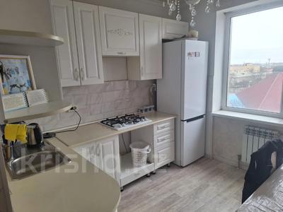 2-комнатная квартира · 55 м² · 5/5 этаж, 3-й мкр 15 за 14.5 млн ₸ в Актау