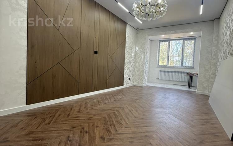 3-комнатная квартира · 72 м² · 1/5 этаж, 11-й мкр 37 за 32 млн ₸ в Актау — фото 2