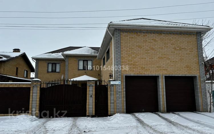 Үйдің бір бөлігі · 4 бөлме · 250 м² · 6 жүзд., Сазды-1, Газизы Жубановой 36 — Рядом с чечил паб, бағасы: 210 млн ₸ в Актобе, Сазда-1 — фото 2