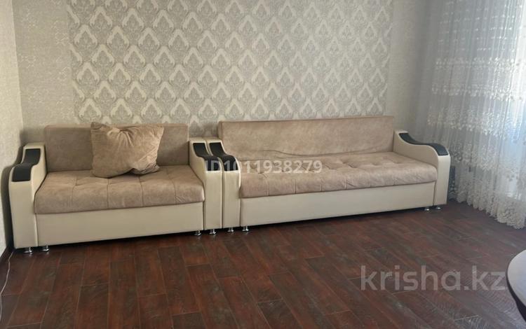 3-комнатная квартира · 63.5 м² · 5/10 этаж, Майкудук, Мкр Голубые пруды 13 за 23 млн ₸ в Караганде, Алихана Бокейханова р-н — фото 2