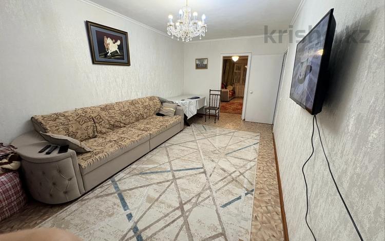 2-комнатная квартира · 44.4 м² · 2/5 этаж, Майкудук, 12й микрорайон 67а за 10.5 млн ₸ в Караганде, Алихана Бокейханова р-н — фото 2