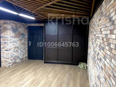 Свободное назначение, офисы, магазины и бутики, склады, салоны красоты, медцентры и аптеки, образование, развлечения, кабинеты и рабочие места, студии · 71 м² за 400 000 〒 в Алматы, Бостандыкский р-н