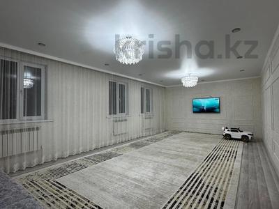 Отдельный дом · 4 комнаты · 160 м² · 4 сот., Абылай хана 111 за 30 млн 〒 в Уральске