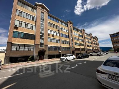2-бөлмелі пәтер · 72 м² · 1/5 қабат, Тауелсиздик 5, бағасы: 350 000 ₸ в 