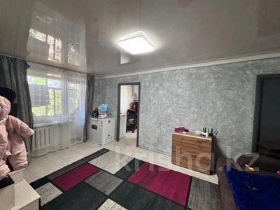 2-комнатная квартира · 44.1 м² · 3/5 этаж, Майкудук, 16й микрорайон — 16 микрорайон, 17 микрорайон за 8.8 млн ₸ в Караганде, Алихана Бокейханова р-н