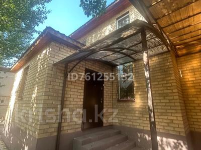 Отдельный дом · 5 комнат · 300 м² · 10 сот., Баганалы-Жумабаева — Момышулы-Жумабаева за 135 млн ₸ в Астане, Алматы р-н