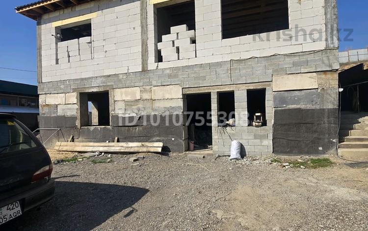 Отдельный дом · 4 комнаты · 240 м² · 8 сот., Улытау 10б — Шпака за 35 млн ₸ в Боралдае (Бурундай), мкр Водник-2 — фото 2
