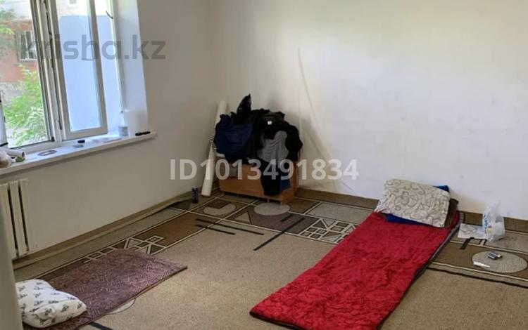 3-бөлмелі пәтер · 65 м² · 1/10 қабат, Голубые пруды ш/а. 5/2 — Супер маркет Сырдарья, бағасы: 21.5 млн ₸ в Караганде, Алихана Бокейханова р-н — фото 2