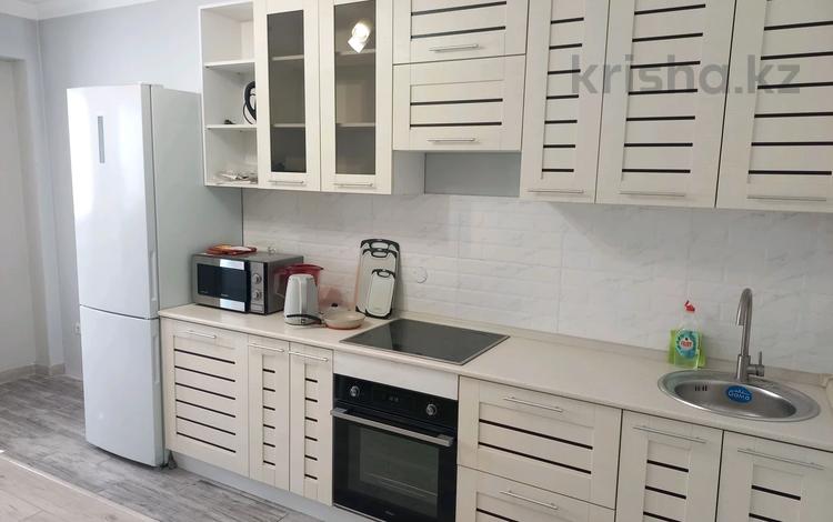1-комнатная квартира · 55 м² · 5/13 этаж, Муратбаева за 260 000 ₸ в Алматы, Алмалинский р-н — фото 2