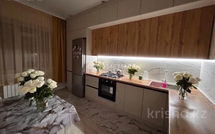 1-комнатная квартира · 44 м² · 2/10 этаж, мкр 8, Пр.А.Молдагуловой,8мкр,,ДВД,универ.Оспанова,военное училище 49 а за 10 000 〒 в Актобе — фото 2