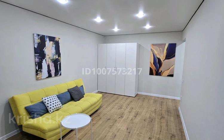 1-бөлмелі пәтер · 30.3 м² · 5/5 қабат, Пришахтинск, Пришахтинск, 22й микрорайон 2, бағасы: 12.5 млн 〒 в Караганде, Алихана Бокейханова р-н — фото 4