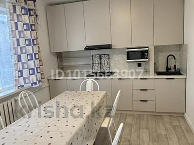 2-бөлмелі пәтер · 80 м² · 2/9 қабат, Алмагүл ш/а. 6, бағасы: 250 000 ₸ в Атырау, мкр. Алмагуль