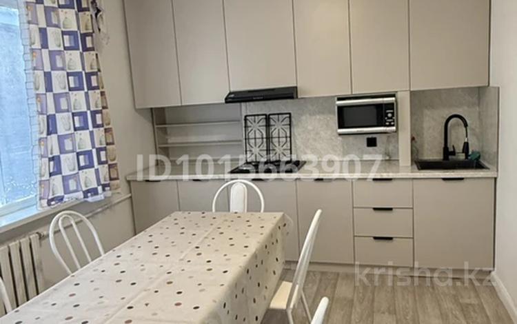 2-комнатная квартира · 80 м² · 2/9 этаж, мкр. Алмагуль 6 за 250 000 ₸ в Атырау — фото 2