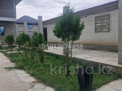 Отдельный дом · 12 комнат · 373 м² · 8 сот., Тияньшан 41/42 за 135 млн ₸ в Боралдае (Бурундай), мкр Водник-1