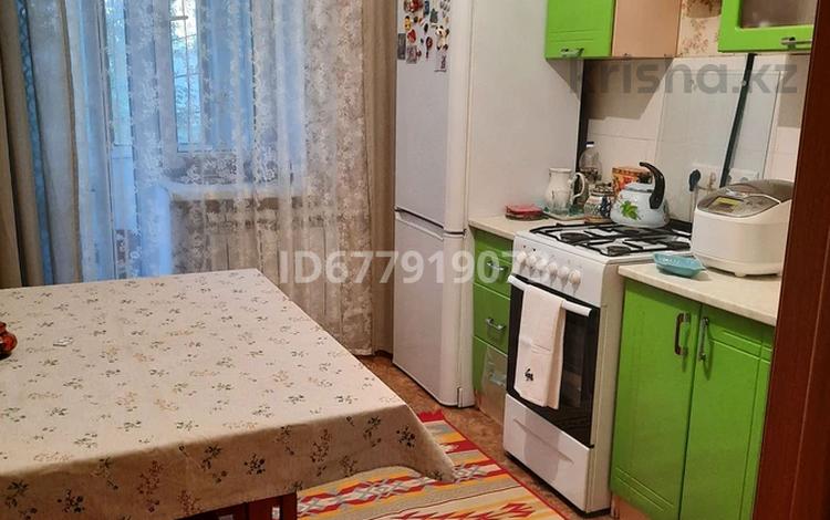 1-комнатная квартира, 40 м², 1/9 этаж, мкр Юго-Восток, 28й микрорайон 18 — Республики за 14 млн 〒 в Караганде, Казыбек би р-н — фото 2