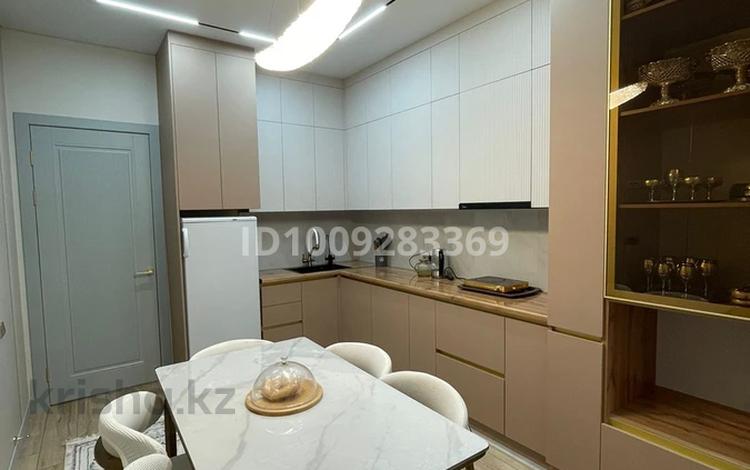 2-комнатная квартира · 75 м² · 5/8 этаж, 33-й мкр 15 за 32 млн 〒 в Актау — фото 14