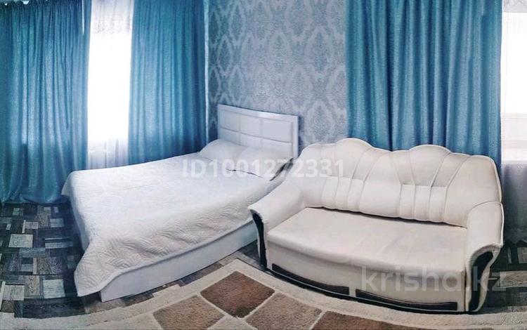 1-комнатная квартира · 35 м² · 4/5 этаж, Тауельсыздык 89 — По часам,Центр,Детский мир,Атриум,Акимат,ЦУМ,Март,Рахат,Жд вокзал за 10 000 ₸ в Костанае — фото 2