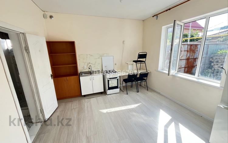 2-бөлмелі пәтер · 30 м² · 1/2 қабат, Момышулы, бағасы: 130 000 ₸ в  — фото 2