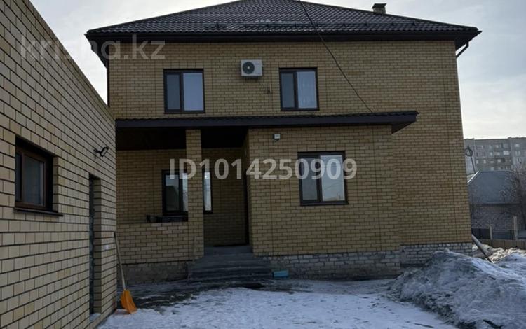 Отдельный дом · 6 комнат · 240 м² · 6 сот., Акмолинская 44 — Первомайская за 100 млн ₸ в Семее — фото 2