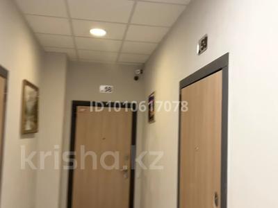 3-бөлмелі пәтер · 90 м² · 2/3 қабат, Аманжолов 28, бағасы: 70.5 млн ₸ в Астане, Сарайшык р-н