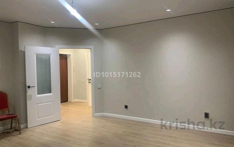 1-комнатная квартира · 48 м² · 7/15 этаж, Тулебаева 1 за 200 000 ₸ в Астане, Алматы р-н — фото 2